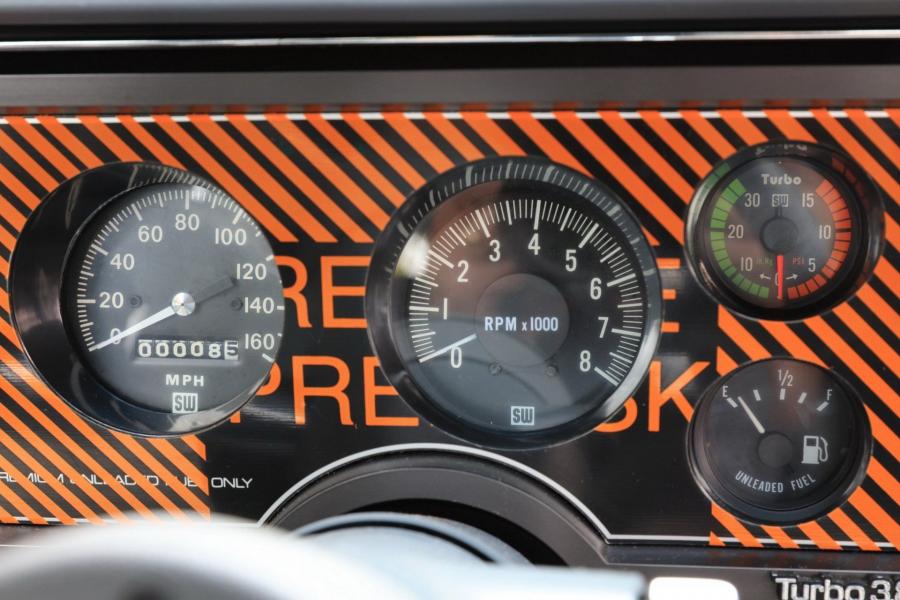 Панель приборов Buick GNX 1987 года  (фото 19 из 64)